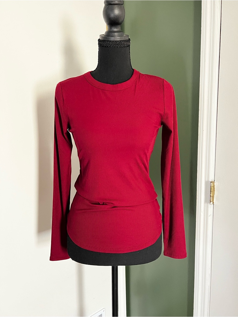 No Boundaries Long Sleeve Crewneck Top in Burgundy